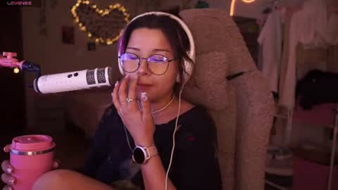Snapshot of roxysuh chatting on 07-16-26, 07:58 roxysuh online show from 07-16-26, 07:58