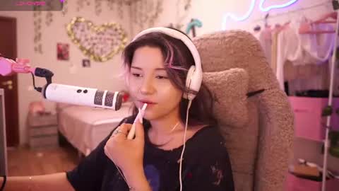 Snapshot of roxysuh chatting on 07-20-26, 09:01 roxysuh online show from 07-20-26, 09:01