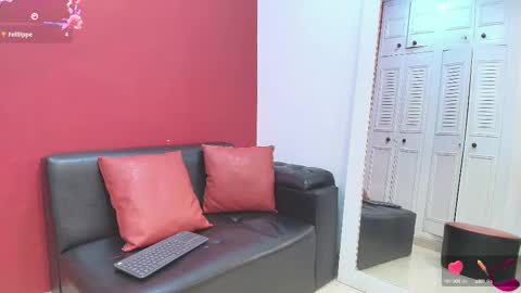 Snapshot of roy_luna chatting on 02-14-25, 01:29 Roy Luna online show from 02-14-25, 01:29