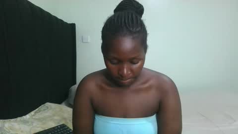 Snapshot of royal_goddes chatting on 05-30-26, 07:00 goddes online show from 05-30-26, 07:00