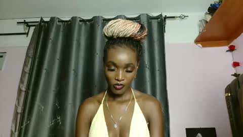 Softluxe online show from 04-21-26, 07:03