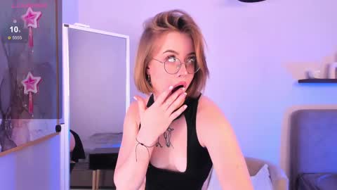 AnikaIm so hot that Ive already burned myself do you want me to set you on fire too  online show from 02-10-25, 09:58