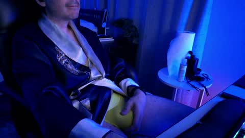 Snapshot of rozenbach chatting on 05-26-26, 03:57 rozenbach online show from 05-26-26, 03:57