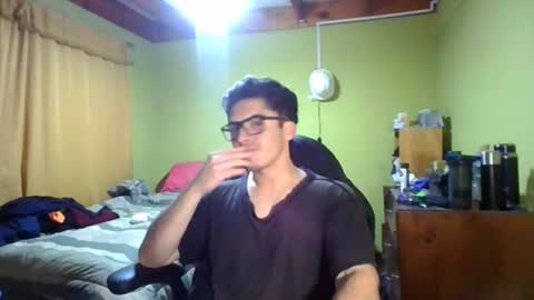 Snapshot of rpaulo25 chatting on 06-11-26, 04:43 rpaulo25 online show from 06-11-26, 04:43