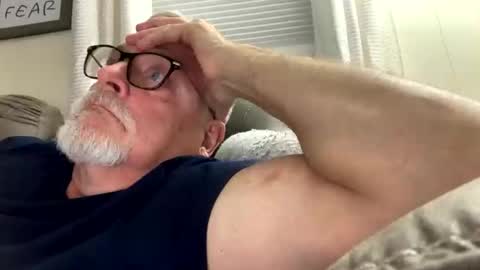 Snapshot of rs006 chatting on 10-15-25, 02:33 rs006 online show from 10-15-25, 02:33