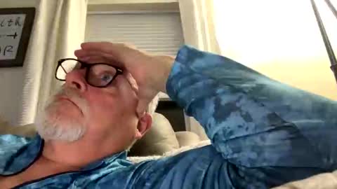 Snapshot of rs006 chatting on 10-19-25, 01:50 rs006 online show from 10-19-25, 01:50