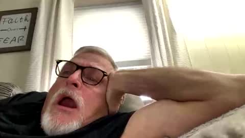 Snapshot of rs006 chatting on 10-31-25, 02:18 rs006 online show from 10-31-25, 02:18