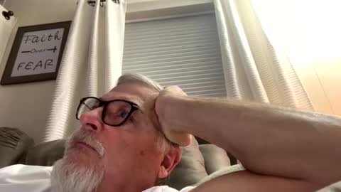 Snapshot of rs006 chatting on 11-26-25, 04:13 rs006 online show from 11-26-25, 04:13