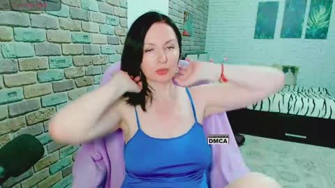 Snapshot of rtls chatting on 04-24-26, 06:27 Natlya online show from 04-24-26, 06:27