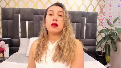Snapshot of rubby_taylor chatting on 06-25-26, 02:43 RubbyTaylor online show from 06-25-26, 02:43