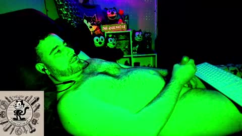 Snapshot of rubenator69 chatting on 04-22-26, 06:49 Ruben online show from 04-22-26, 06:49