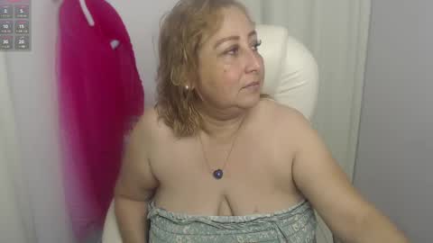 Snapshot of rubi_halliwey chatting on 02-23-25, 01:32 Rubi online show from 02-23-25, 01:32