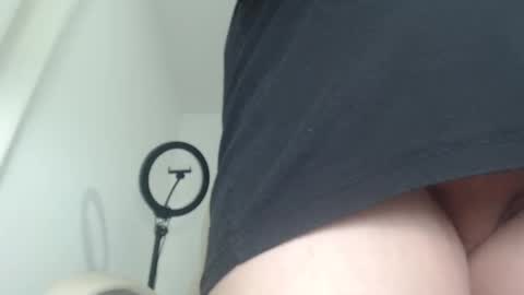 Snapshot of rubi_halliwey chatting on 03-01-25, 11:17 Rubi online show from 03-01-25, 11:17