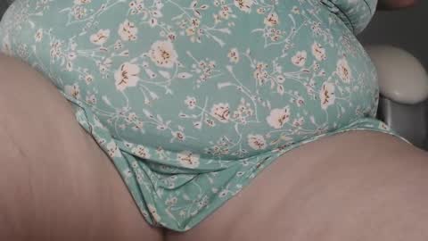 Snapshot of rubi_halliwey chatting on 03-08-25, 07:38 Rubi online show from 03-08-25, 07:38