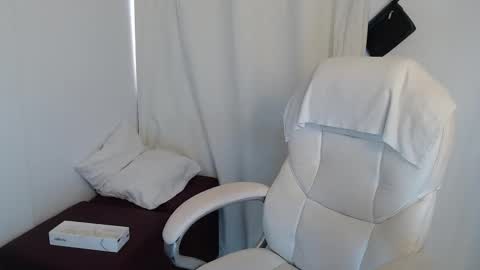 Snapshot of rubi_halliwey chatting on 09-21-25, 12:40 Rubi online show from 09-21-25, 12:40