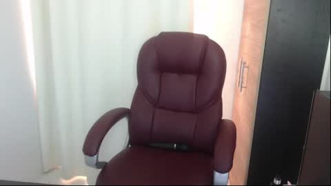 Snapshot of rubi_halliwey chatting on 04-19-26, 02:49 Rubi online show from 04-19-26, 02:49