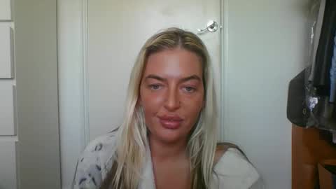 rubyredxxxoxxx online show from 01-03-25, 10:09