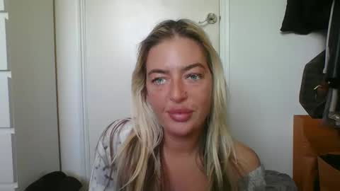 rubyredxxxoxxx online show from 02-02-25, 09:19