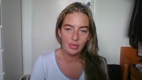 rubyredxxxoxxx online show from 10-06-25, 07:17