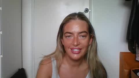 rubyredxxxoxxx online show from 10-09-25, 10:35