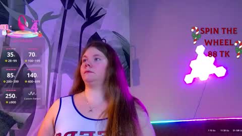 Snapshot of rubyvalen chatting on 12-16-25, 01:10 Ruby online show from 12-16-25, 01:10