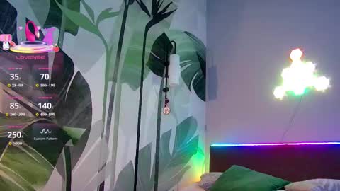 Snapshot of rubyvalen chatting on 03-23-26, 01:09 Ruby online show from 03-23-26, 01:09