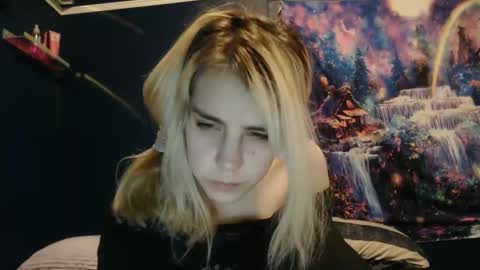 Snapshot of rubyy_nicolee chatting on 11-12-25, 08:37 rubyy_nicolee online show from 11-12-25, 08:37