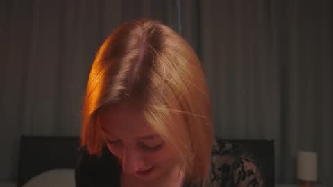 Snapshot of rue_novella chatting on 11-24-25, 04:12 Mila online show from 11-24-25, 04:12