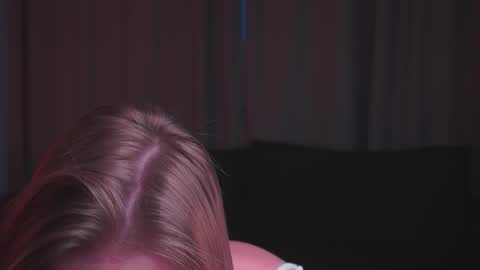 Snapshot of rue_novella chatting on 11-27-25, 04:14 Mila online show from 11-27-25, 04:14