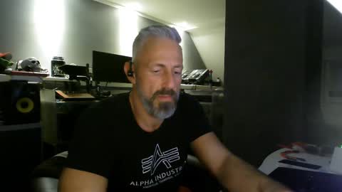 Chico que rico Caliente online show from 02-11-25, 12:28