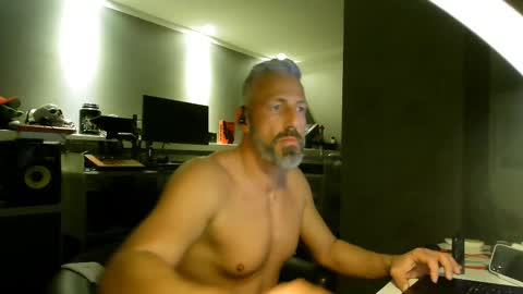 Chico que rico Caliente online show from 02-11-25, 03:29