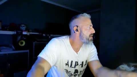 Chico que rico Caliente online show from 09-09-25, 12:21