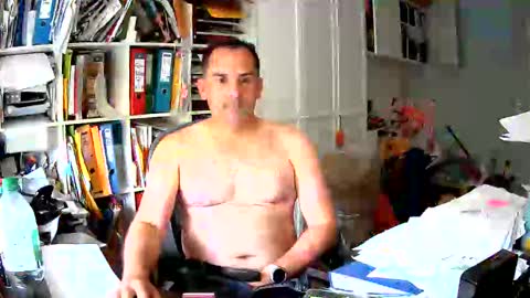 Snapshot of runner1978 chatting on 05-29-26, 02:48 runner1978 online show from 05-29-26, 02:48