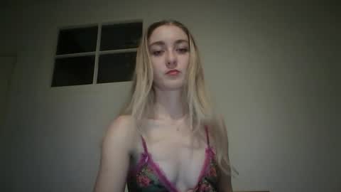 Izzy online show from 10-28-25, 07:27