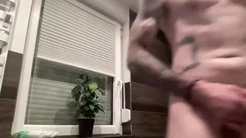 Snapshot of runxx96355 chatting on 12-15-25, 05:12 run online show from 12-15-25, 05:12