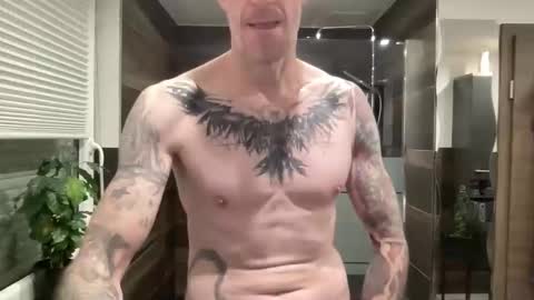 Snapshot of runxx96355 chatting on 12-16-25, 05:23 run online show from 12-16-25, 05:23