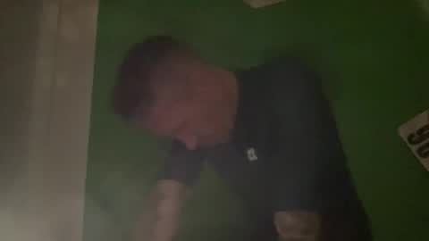 Snapshot of runxx96355 chatting on 12-17-25, 03:23 run online show from 12-17-25, 03:23