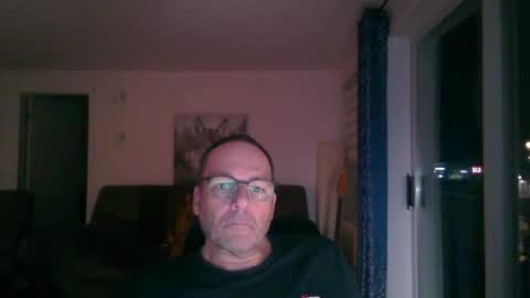 Snapshot of rushse886410 chatting on 06-07-26, 04:27 rushse886410 online show from 06-07-26, 04:27