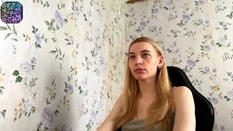 Snapshot of rusmedium chatting on 06-13-26, 12:03 Lisa and Vlad online show from 06-13-26, 12:03