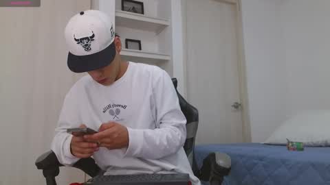  R U S S E L L  online show from 12-17-25, 10:10