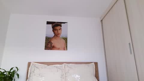  R U S S E L L  online show from 03-28-26, 10:53