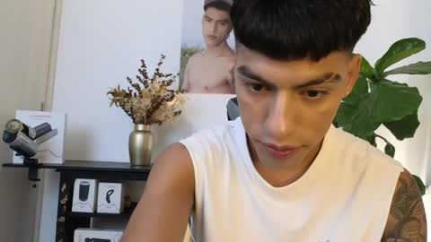  R U S S E L L  online show from 04-09-26, 09:42