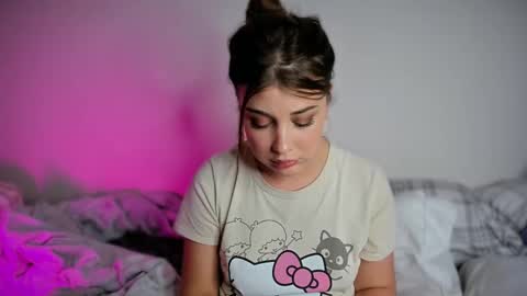 Snapshot of russypussy141 chatting on 11-24-25, 11:15 Alex online show from 11-24-25, 11:15