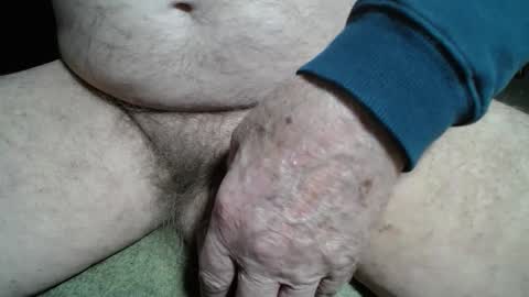 Snapshot of rustic69 chatting on 12-19-25, 07:04 rustic69 online show from 12-19-25, 07:04