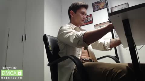 Snapshot of rustynf1tz chatting on 02-16-25, 09:15 MillionDollarGuy online show from 02-16-25, 09:15