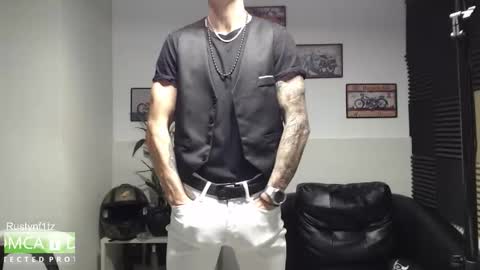 Snapshot of rustynf1tz chatting on 10-30-25, 08:27 MillionDollarGuy online show from 10-30-25, 08:27