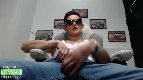 Snapshot of rustynf1tz chatting on 11-21-25, 05:11 MillionDollarGuy online show from 11-21-25, 05:11