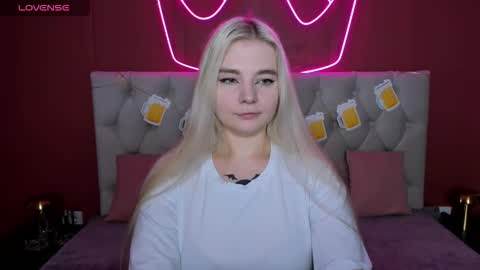 Snapshot of ruthbryant chatting on 09-22-25, 01:29 ruthbryant online show from 09-22-25, 01:29