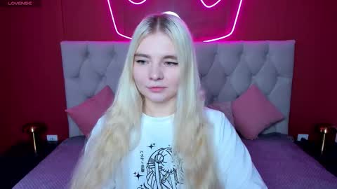 Snapshot of ruthbryant chatting on 11-08-25, 01:06 ruthbryant online show from 11-08-25, 01:06