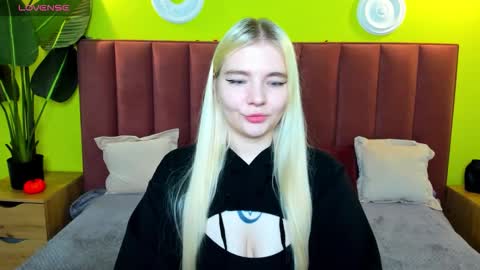 Snapshot of ruthbryant chatting on 11-12-25, 12:44 ruthbryant online show from 11-12-25, 12:44